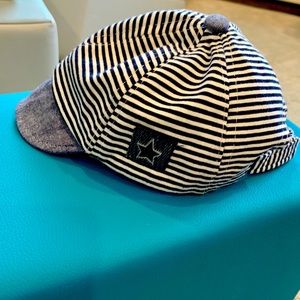 Like-new infant cap. 6-12 months